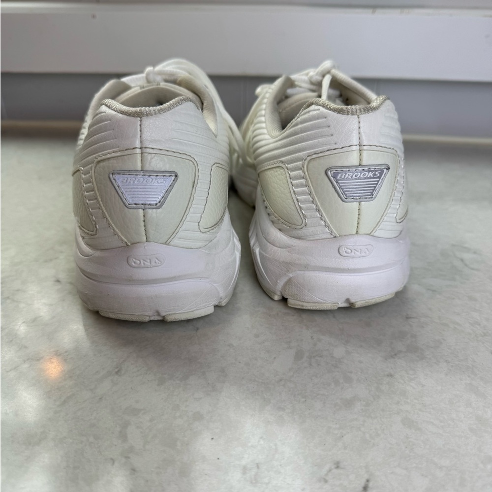 Brooks Addiction Walker 2 - image 6